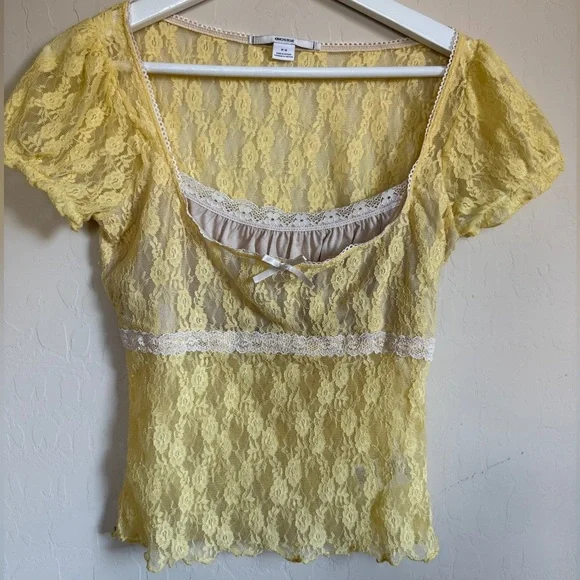 Urban Outfitters Kimchi Blue Sunny Lace Babydoll Milkmaid Blouse Sheer M - Picture 1 of 8